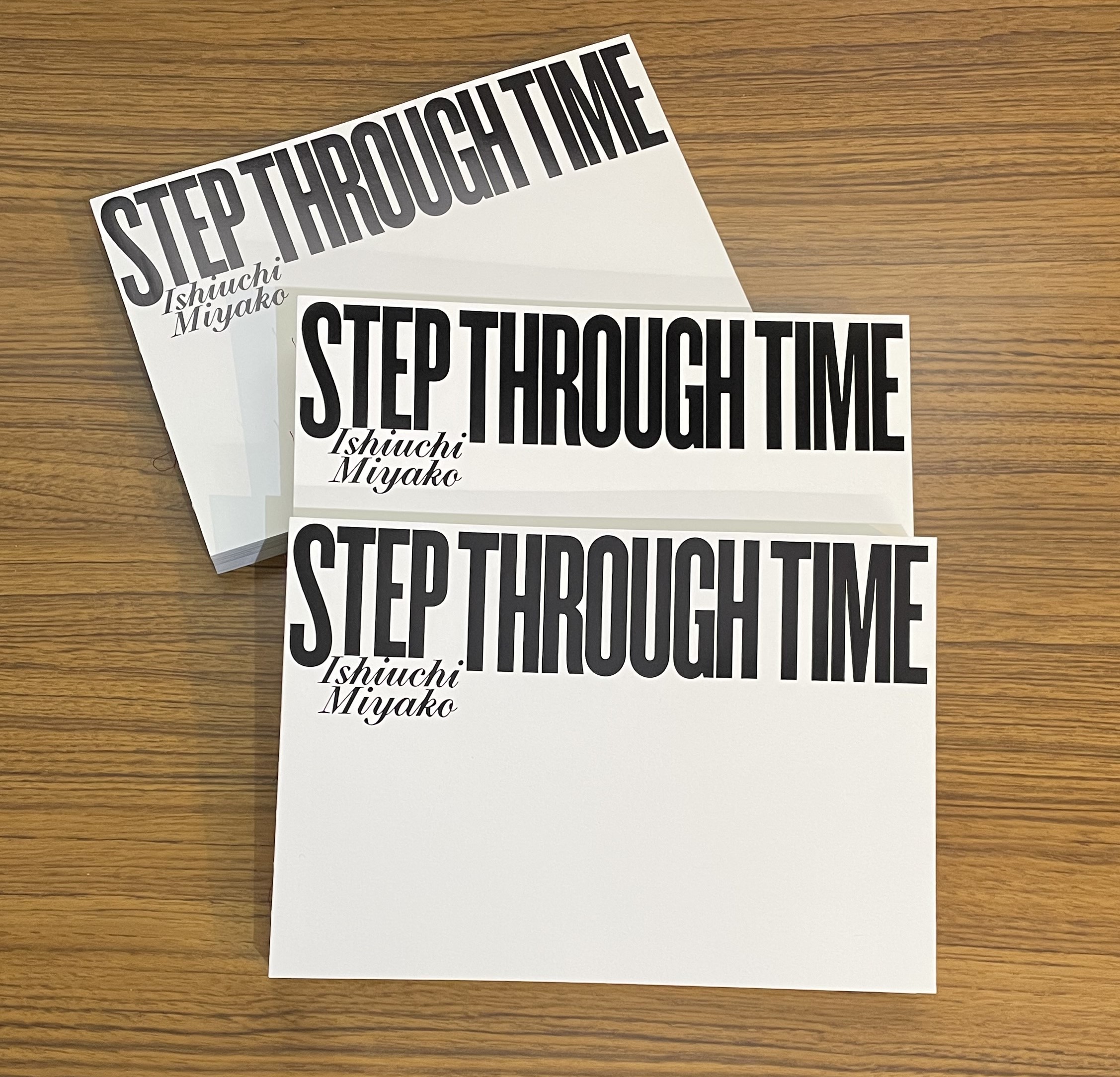    

　　 　　石内 都 
　STEP THROUGH TIME
　　展覧会カタログを
　　刊行いたしました。

