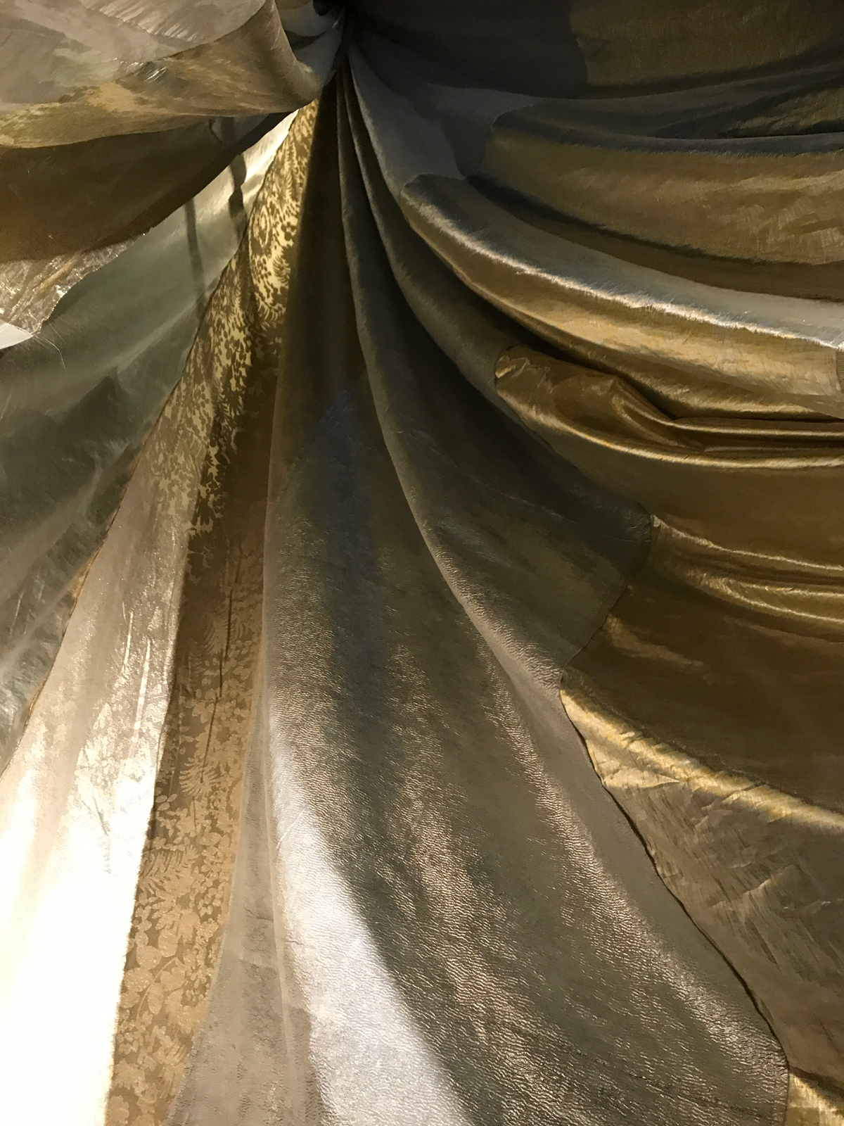 新井淳一作品の展示について